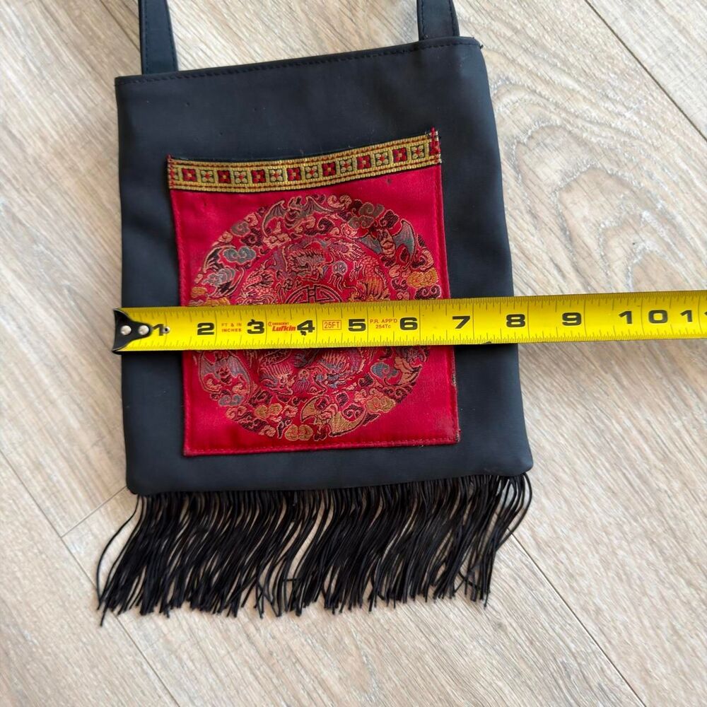 Chateau Vintage 90's / Y2K Black Red & Gold Asian Medallion Crossbody Bag Fringe - Picture 3 of 7
